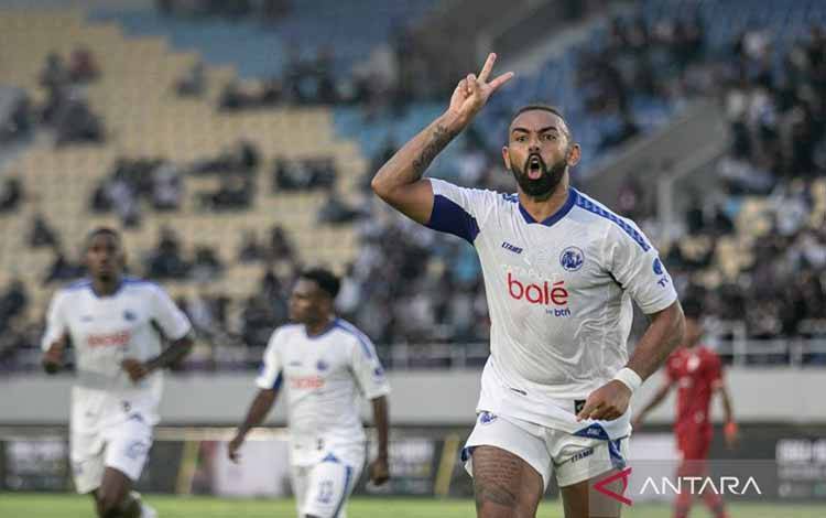 Persis Berbagi Poin dengan Arema Setelah Seri 2-2 di Kandang Sendiri