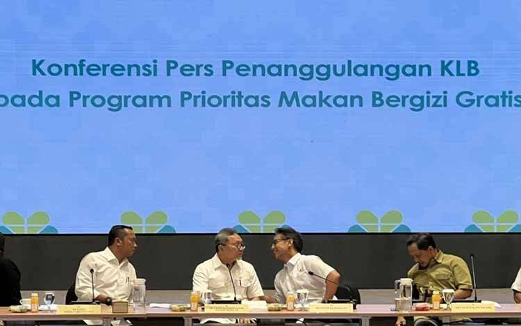 Pemerintah Evaluasi Juru Masak di Semua SPPG Buntut Keracunan MBG