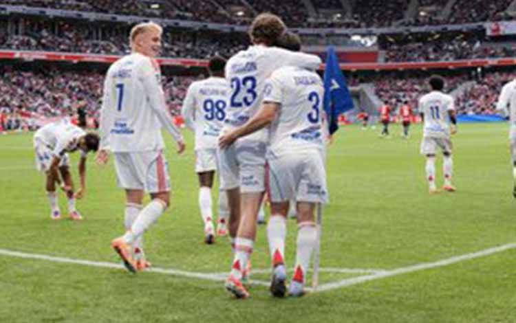 Calvin Verdonk kembali jadi Starter, Namun Lille Kalah 0-1 dari Lyon