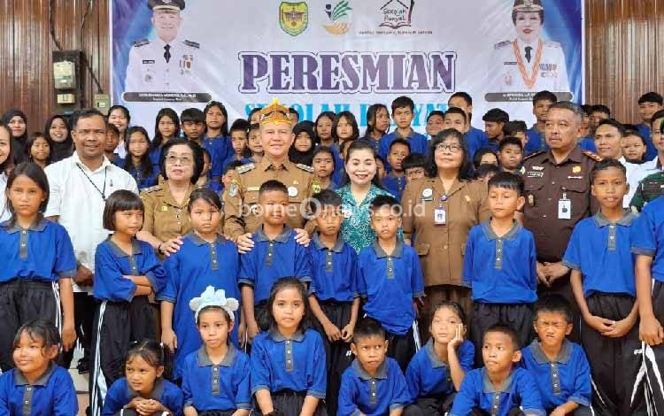 Dengan Mata Berkaca-kaca, Bupati Gunung Mas Optimistis Sekolah Rakyat Bisa Cetak Generasi Emas
