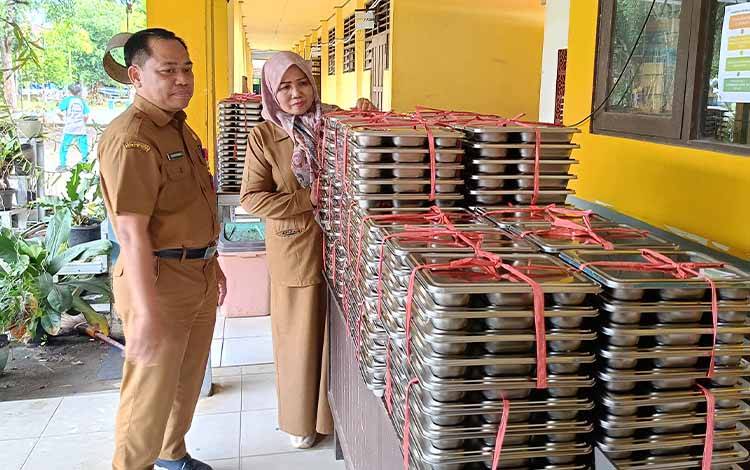 Plt Kadisdik Barito Timur Tinjau Distribusi Makan Bergizi Gratis di Sejumlah Sekolah