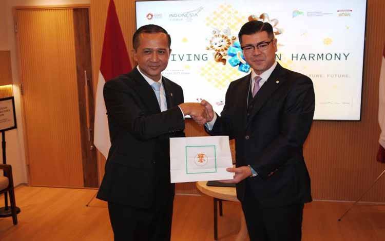 Menteri Transmigrasi M Iftitah Sulaiman Suryanagara menghadiri pertemuan dengan Asosiasi Penyelenggara Pemagangan Luar Negeri di Osaka, Jepang, Minggu (28/9/2025). ANTARA/HO-Kementerian Transmigrasi