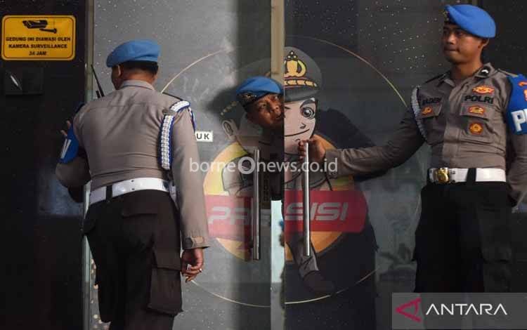 Briptu DS Penumpang Rantis Tabrak Ojol Disanksi Minta Maaf