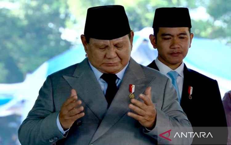 Di Sumur Maut Lubang Buaya, Prabowo Berdoa untuk Pahlawan Revolusi