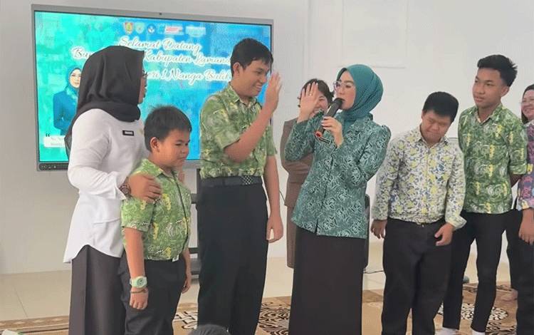 Bunda PAUD Lamandau Kunjungi SKHN Nanga Bulik, Soroti Pentingnya Pendidikan Inklusif