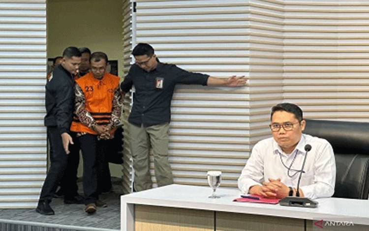 KPK Umumkan 21 Tersangka Kasus Dana Hibah Jawa Timur