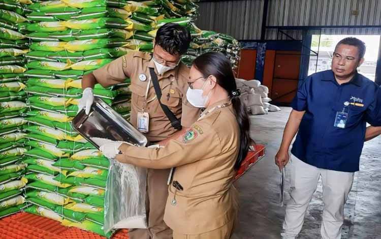 Pemprov Kalteng Ambil Sampel Beras SPHP Bentuk Perlindungan Masyarakat