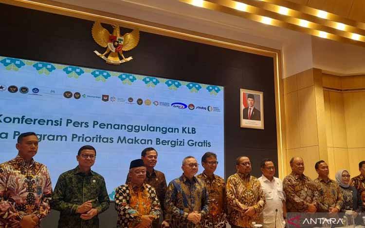 Mendikdasmen: Insentif Guru yang Bagikan MBG akan Diatur dalam Perpres