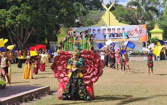 Tari Kolosal Meriahkan HUT ke-66 Kobar, 500 Pelajar Ikut Ambil Bagian