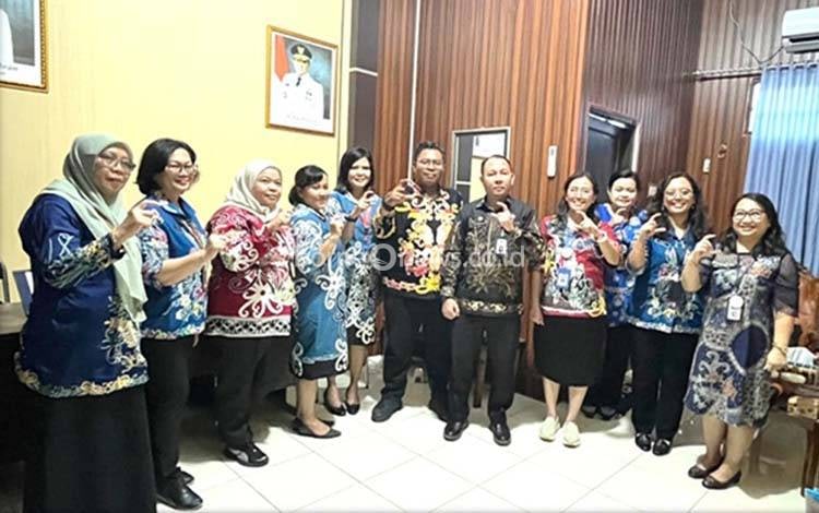 DPMPTSP Kalteng Naik Kategori, Komisi Informas Kalteng Lakukan Visitasi Monev