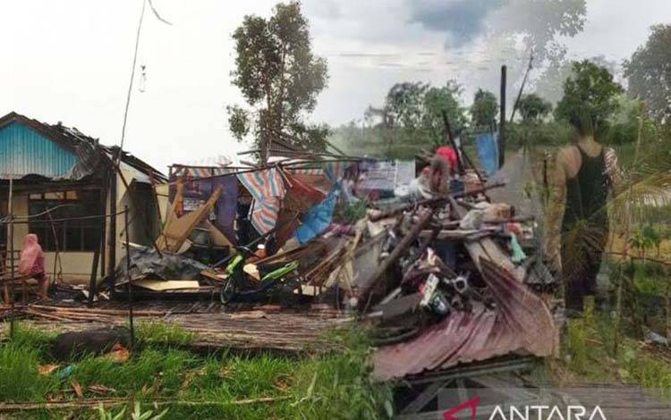 Pemkab Kapuas Salurkan Bantuan Logistik Korban Angin Puting Beliung