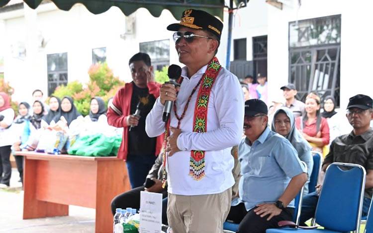 Gubernur Kalimantan Tengah (Kalteng), Agustiar Sabran saat di SMKN 1 Hanau. (FOTO: BIRO ADPIM SETDA KALTENG)