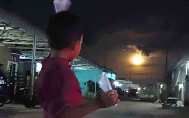 Pesona Supermoon di Langit Sampit Siratkan Pesan Kewaspadaan