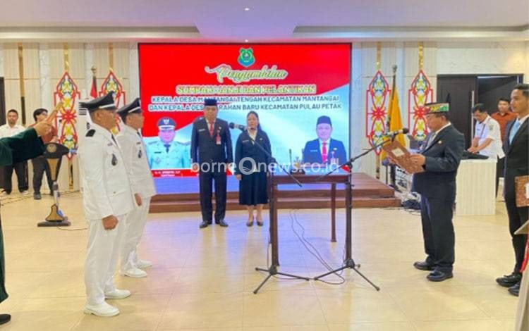 Bupati Kapuas Lantik Kades Mantangai Tengah dan Narahan Baru, Tekankan Pemerintahan Desa Akuntabel