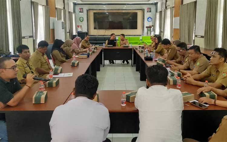 Disdik Seruyan dan Disdik Kotim Bahas Penanganan Anak Putus Sekolah di Daerah Perbatasan