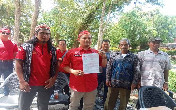 Ahli Waris Almarhum Keluarga Mitai Tolak Sidang Adat Terkait Masalah Lahan Kuburan yang Digarap PT BPP Sampit