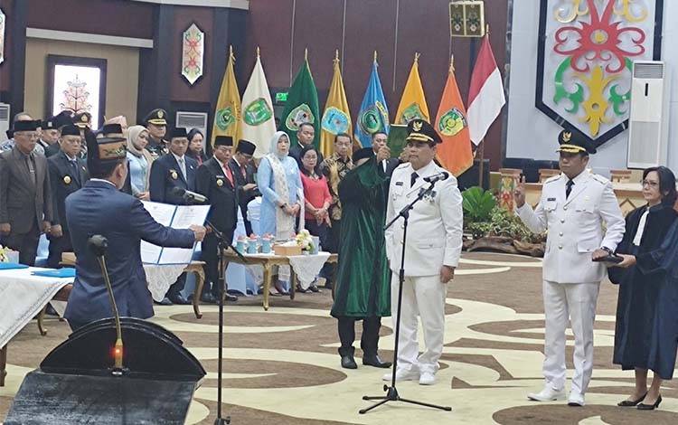 Shalahuddin-Felix Resmi Jabat Bupati-Wakil Bupati Barito Utara
