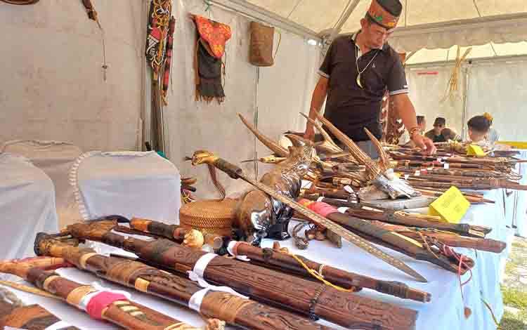 Pameran Warisan Budaya Mandau Penyang Pambelum di Sampit Diharapkan Perkuat Usulan ke UNESCO
