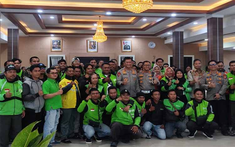 Kapolda Kalteng Ajak Pengemudi Ojek Online di Palangka Raya Jaga Kamtibmas dan Kamseltibcar Lantas