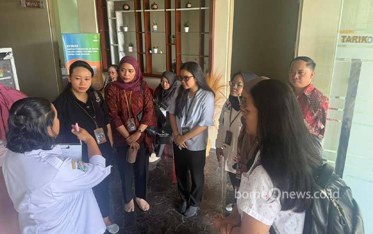 Pemerintah Kota dan FISIP UPR Gencarkan Sosialisasi KB Gratis di Palangka Raya