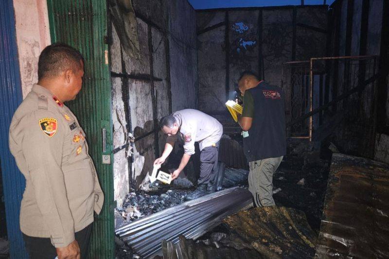 Polisi Selidiki Penyebab 11 Ruko Terbakar