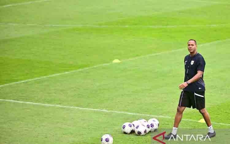 Kluivert Rasakan Kekecewaan Penggemar dan Nyatakan Bertanggung Jawab