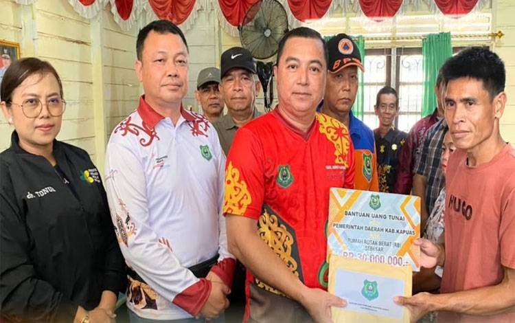 Wakil Bupati Kapuas Harap Bantuan Korban Musibah di Mandau Talawang Bisa Dorong Semangat