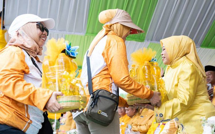 Karyawan CBI Group Tidak Mau Ketinggalan untuk Meriahkan Pawai Nasi Adab