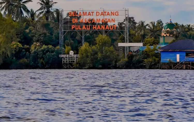 Perumdam Tirta Mentaya Kotim Hadapi Tantangan Wujudkan Air Bersih di Pulau Hanaut