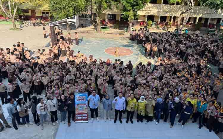 OJK dan BPD Kalteng Edukasi 1.500 Pelajar tentang Literasi Keuangan