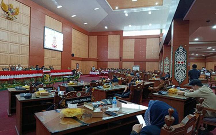 DPRD Palangka Raya Gelar Rapat Paripurna ke-8, Tetapkan Program Pembentukan Perda dan KUA-PPAS 2026