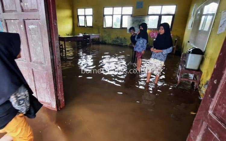 SDN Kunjung Lampuyang Sudah Pernah Usul Pengurukan Halaman dan Rehab Ruang Kelas Namun Belum Terwujud
