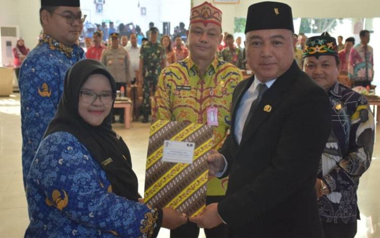 344 PPPK Kapuas Terima SK dan Ambil Sumpah Jabatan, Pemkab Dorong ASN Profesional Berintegritas