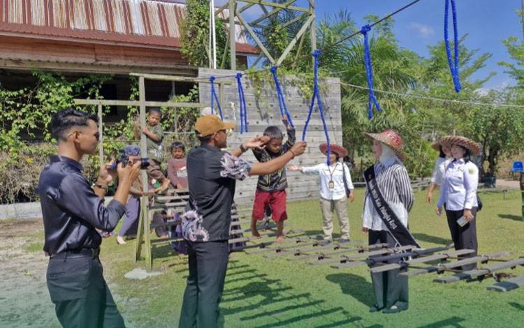 Bunda PAUD Palangka Raya Apresiasi Konsep Belajar Bersama Alam di PAUD Sahabat Alam