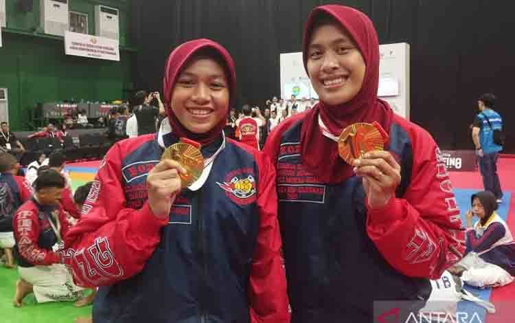 Kakak Adik dari Kalbar Kompak Raih Emas Tarung Derajat PON Bela Diri