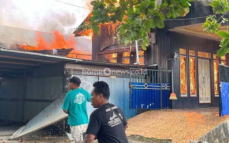 Kebakaran Landa Dua Rumah di Kapuas Tengah, Pemadaman Terkendala Sumber Air dan Armada