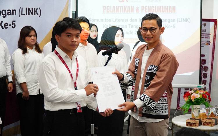 OJK Kalteng Kukuhkan LINK Generasi ke-5, Dorong Literasi Keuangan di Kalangan Muda