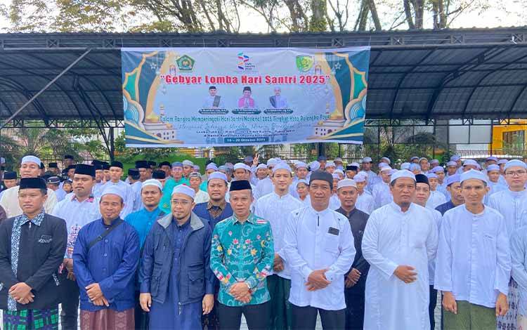 Semarak Pembukaan Lomba Hari Santri Nasional 2025 di Palangka Raya, Ratusan Santri Unjuk Bakat