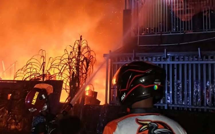 Ditinggal Beli Makan, Rumah Terbakar di Palangka Raya