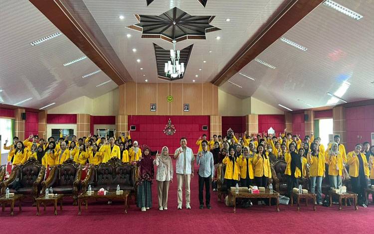 Kegiatan edukasi pasar modal syariah dalam CMSE 2025 di Universitas Palangka Raya mendorong mahasiswa memahami investasi sebagai bagian dari ekosistem ekonomi halal. (FOTO:MES KALTENG)