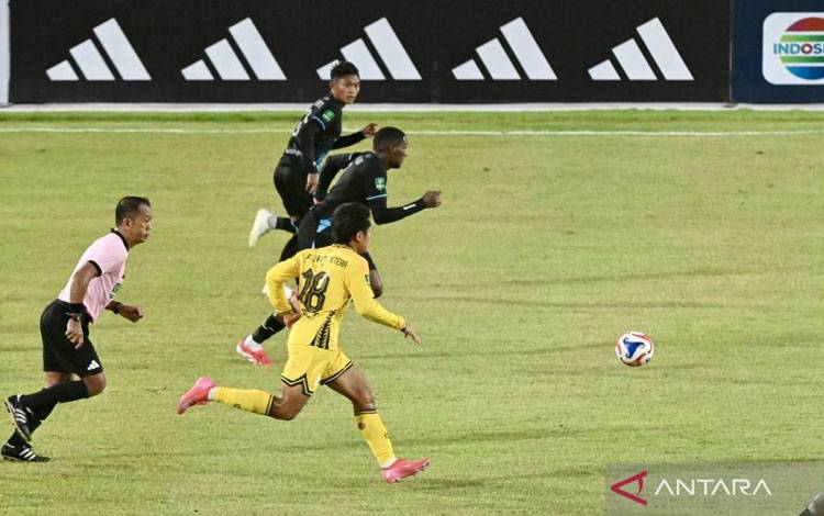 Barito Putera Protes Kepemimpinan Wasit Juandi saat Jamu Persela FC