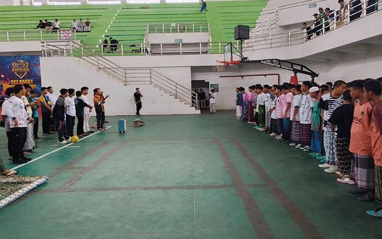 Turnamen Futsal Sarungan Meriahkan Hari Santri di Palangka Raya