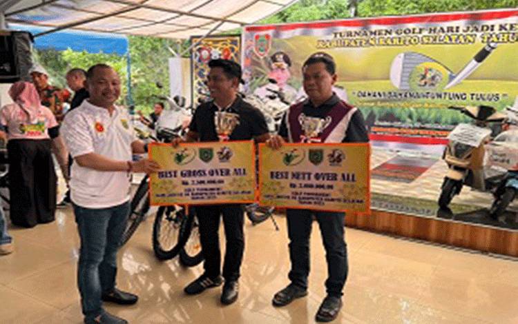 Bupati Barsel Rencanakan Turnamen Golf Jadi Agenda Tahunan