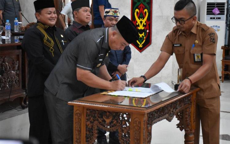 Pemkab Kapuas Bersama DPRD, Teken Nota Kesepakatan KUA-PPAS 2026