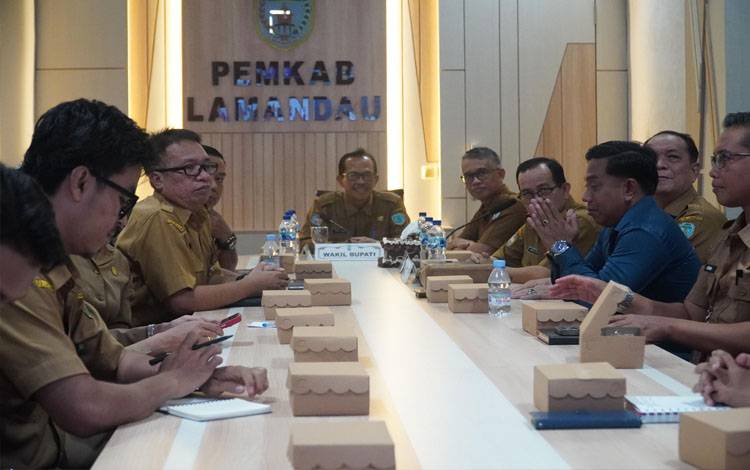 Wabup Lamandau Tekankan Pentingnya Digitalisasi Keuangan Daerah untuk Pengendalian Inflasi.