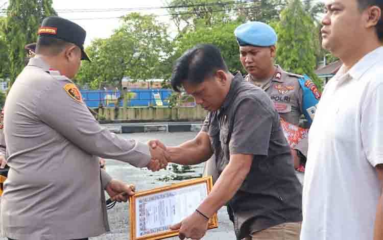 22 Personel Polresta Palangka Raya Terima Penghargaan