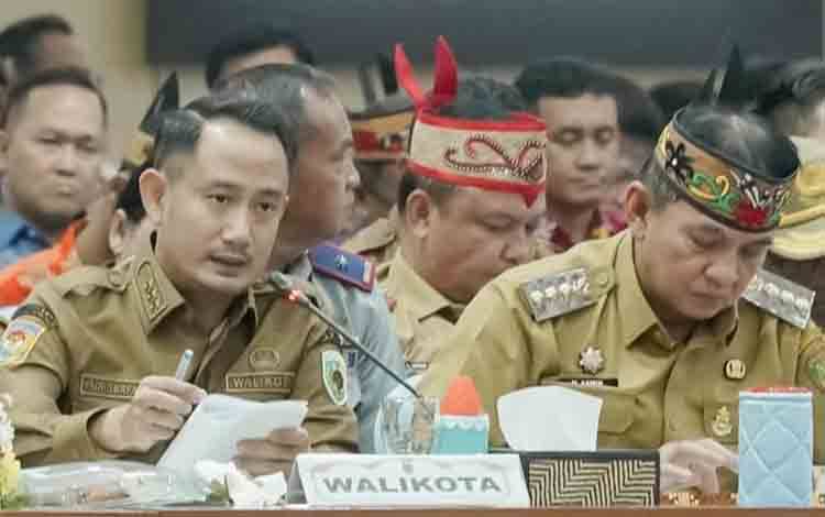 Wali Kota Palangka Raya Hadiri Rakor Optimalisasi PAD Sektor Pertambangan Kalteng