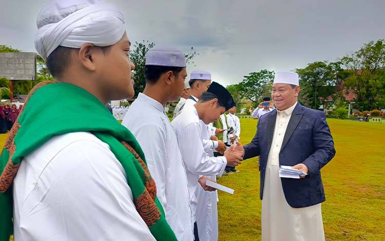 Peringati Hari Santri 2025, Bupati Kotim Soroti Peran Santri di Era Modern