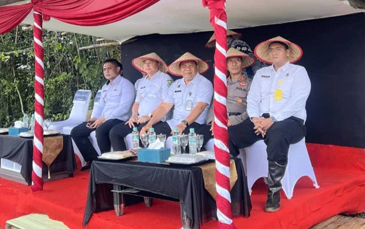 Rutan Kapuas Sukses Panen Padi Perdana
