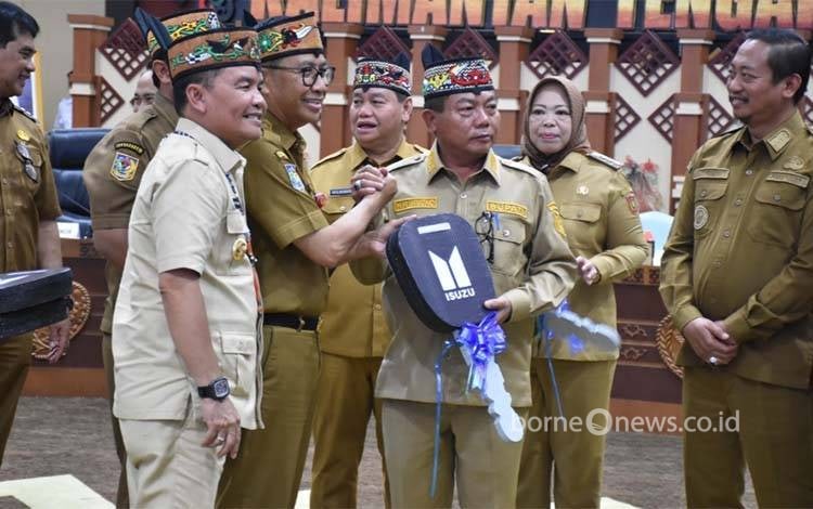 Truk Sampah Pemprov Kalteng Perkuat Dinas Lingkungan Hidup Kapuas